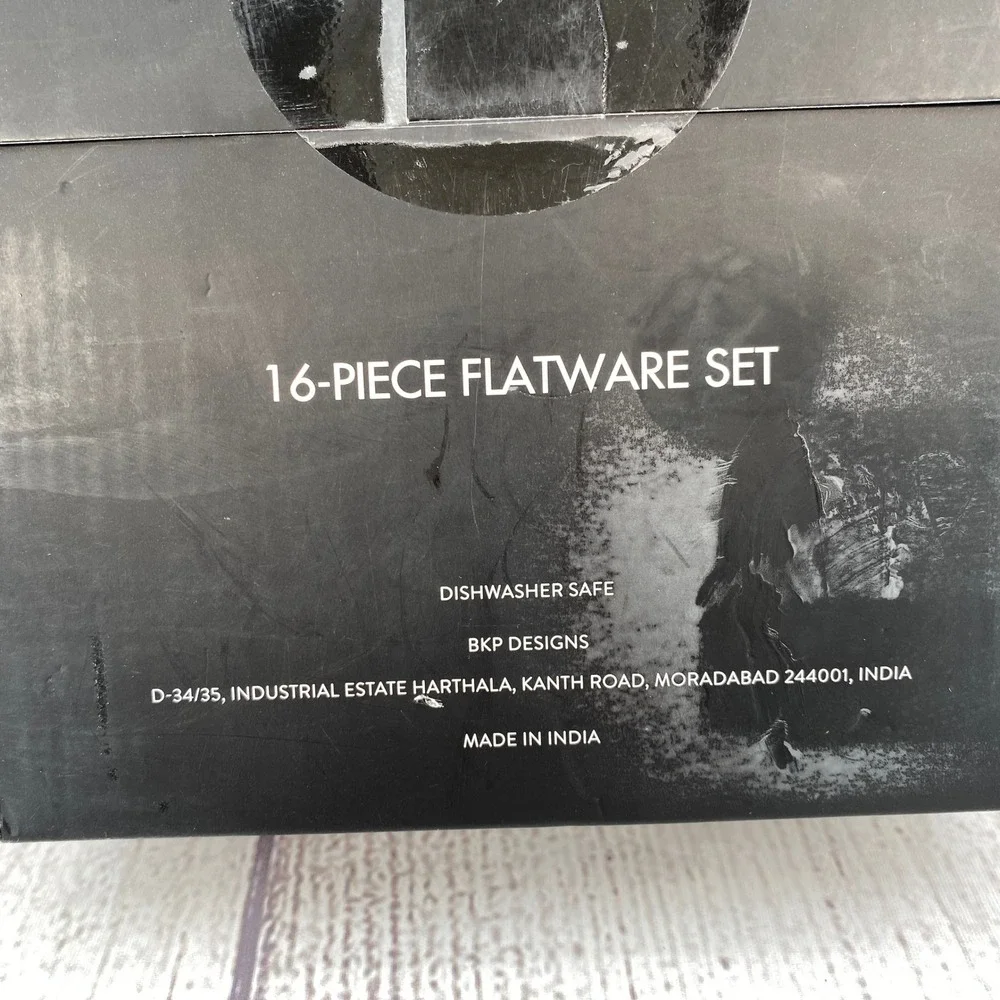 Tahari Home Flatware Set Service for 4 Gold Modern Open Loop Handle 16-Piece